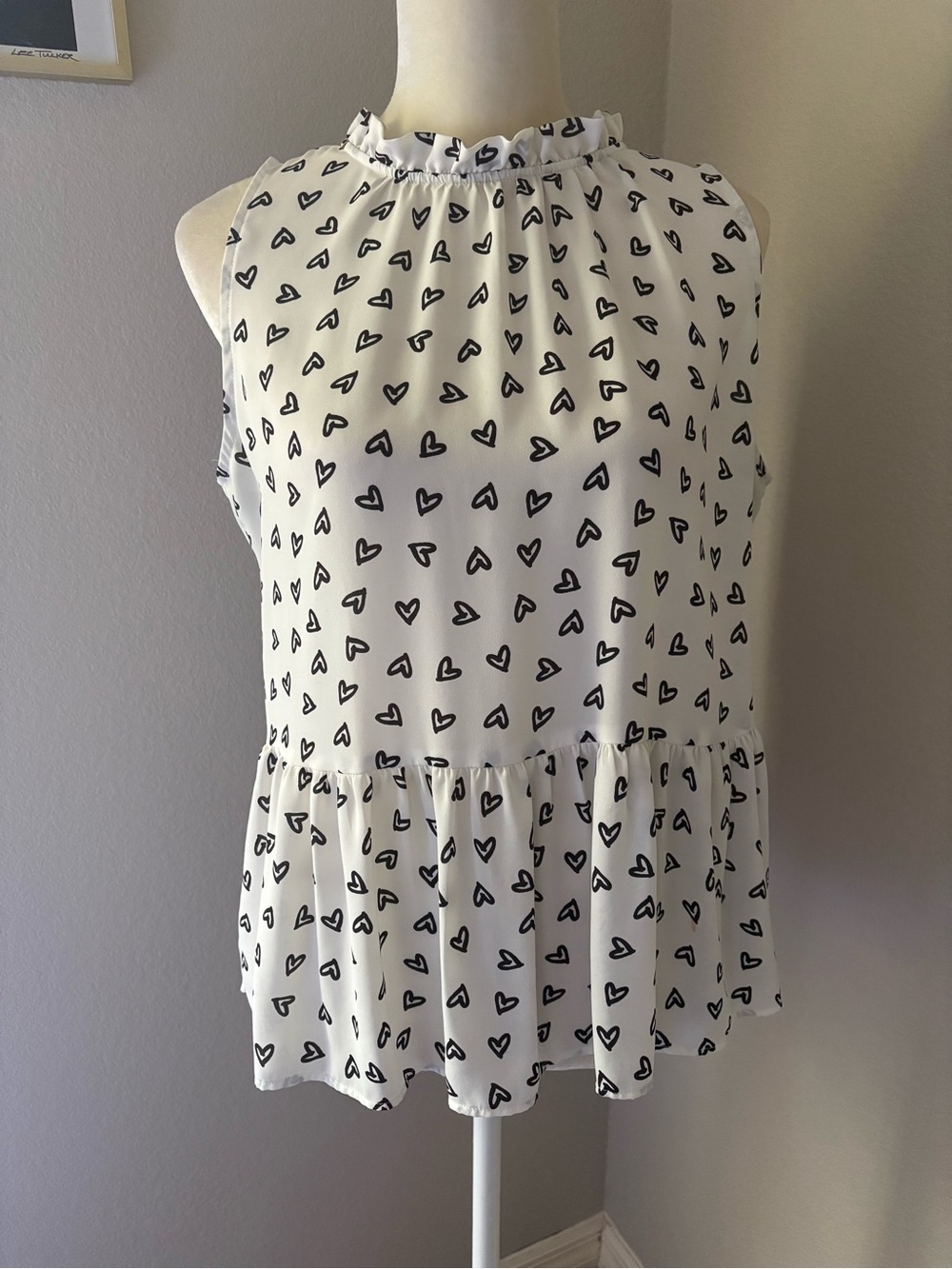 LOFT White Sleeveless Heart-Print Ruffle Neck Peplum Top